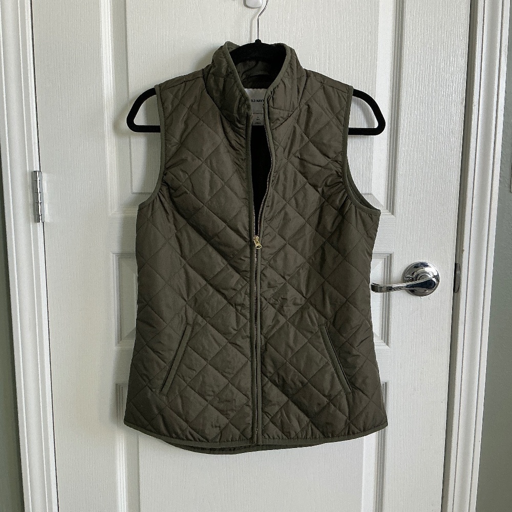 Old Navy Quilted Vest (S Tall)